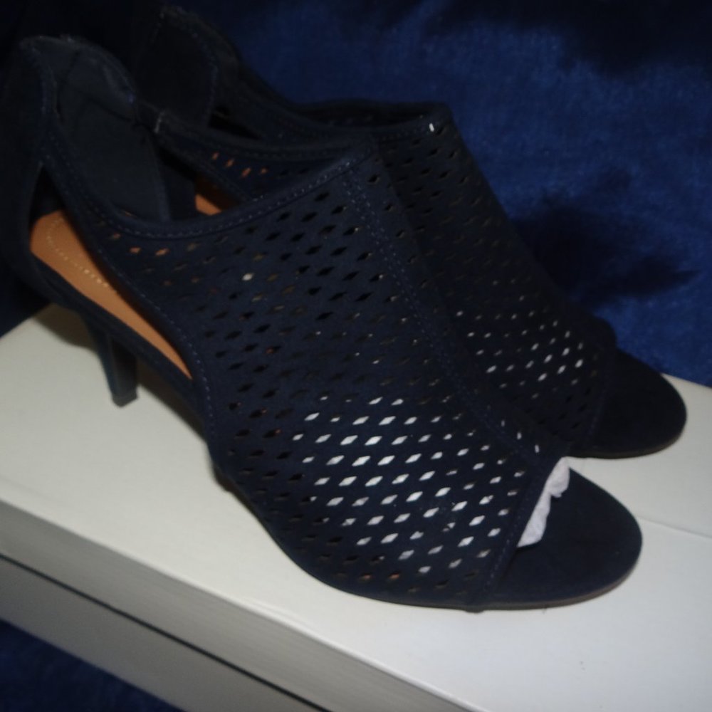 Style & Co Haddieef Navy Blue Heels - (Sz. 10M)
